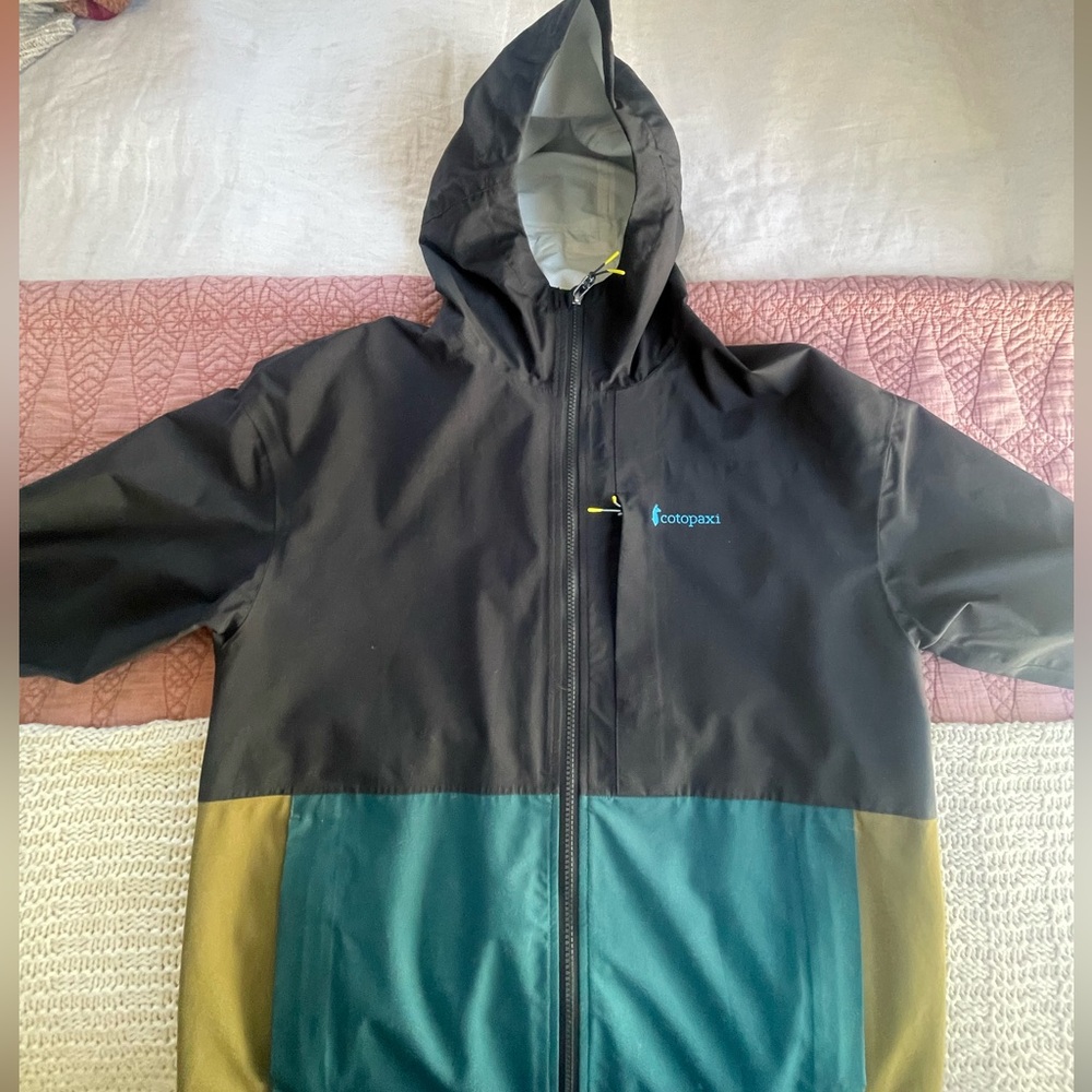 ✨ Cotopaxi Cielo Rain Jacket ✨